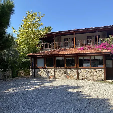 Belfin Pansiyon Ovabuekue アパートホテル Döşeme